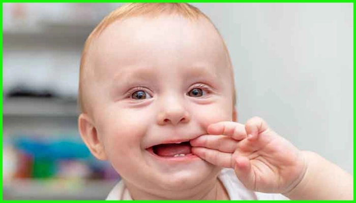 چگونه درد دندان در آوردن کودک را کاهش دهیم؟